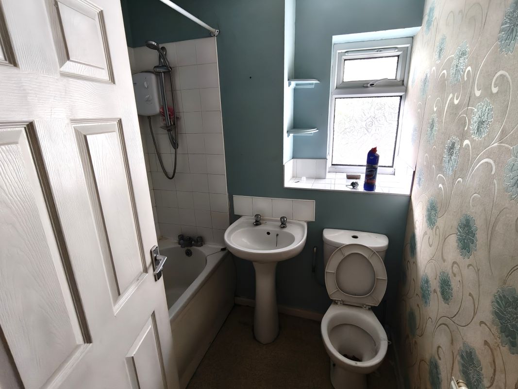 Image 7 of 9