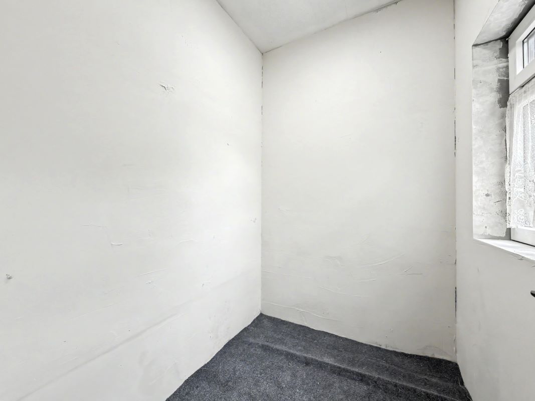 Image 9 of 11