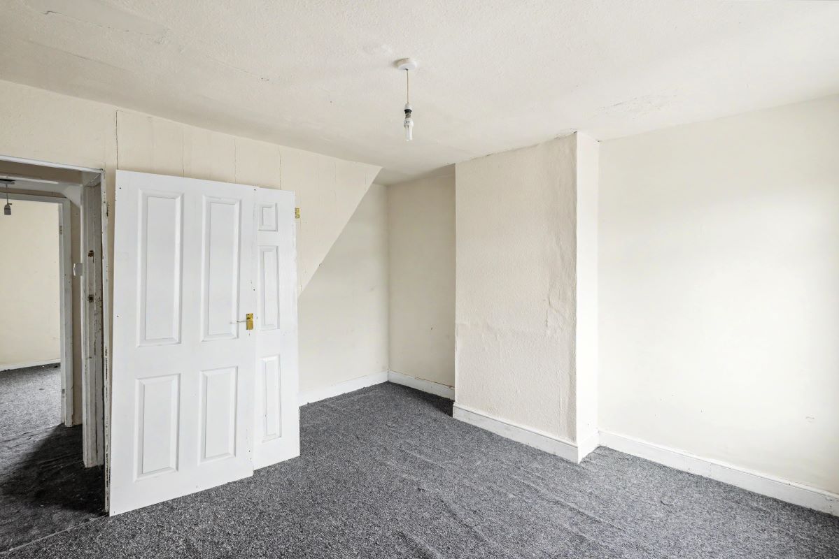 Image 11 of 18
