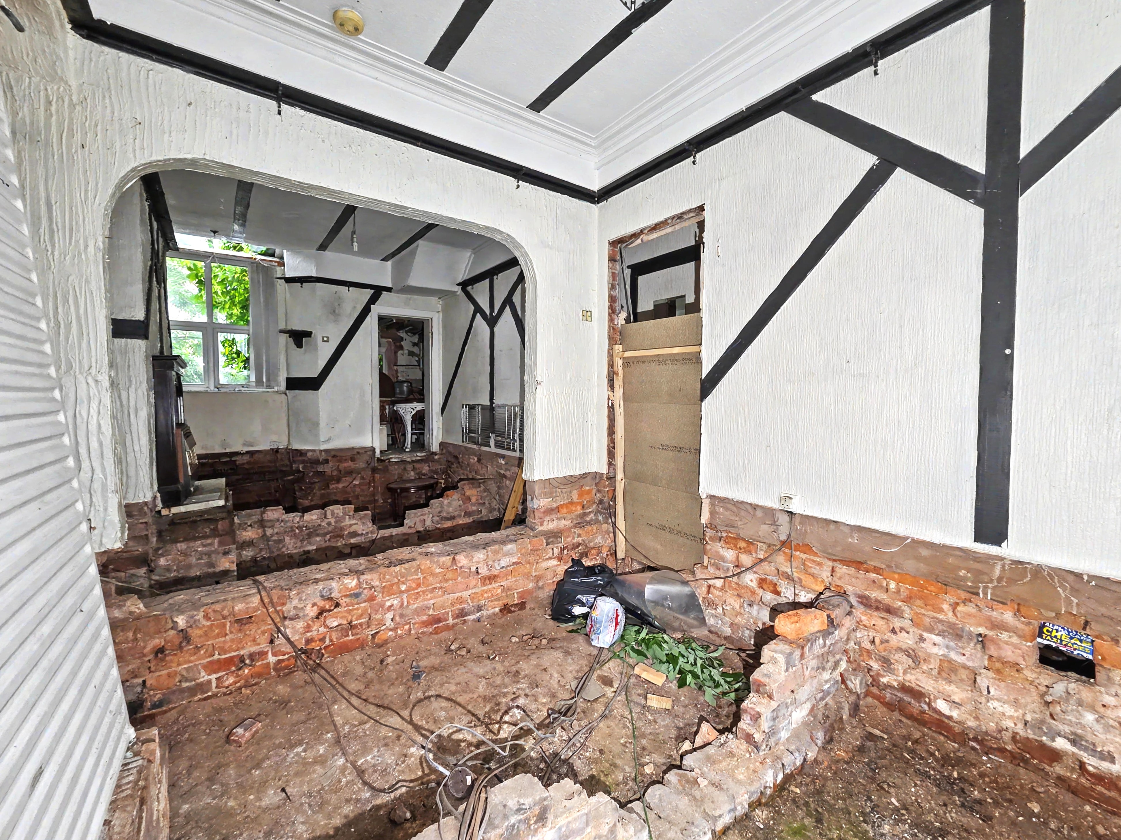 Image 3 of 20