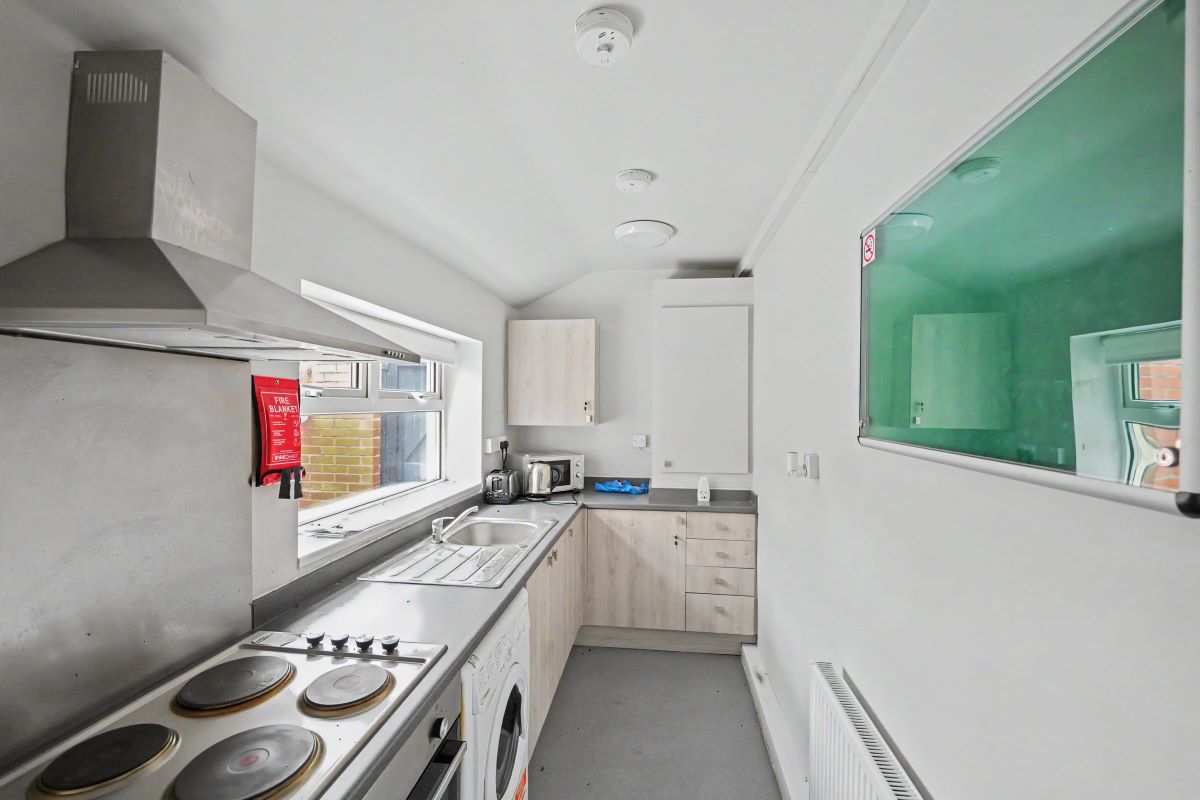 Image 4 of 14