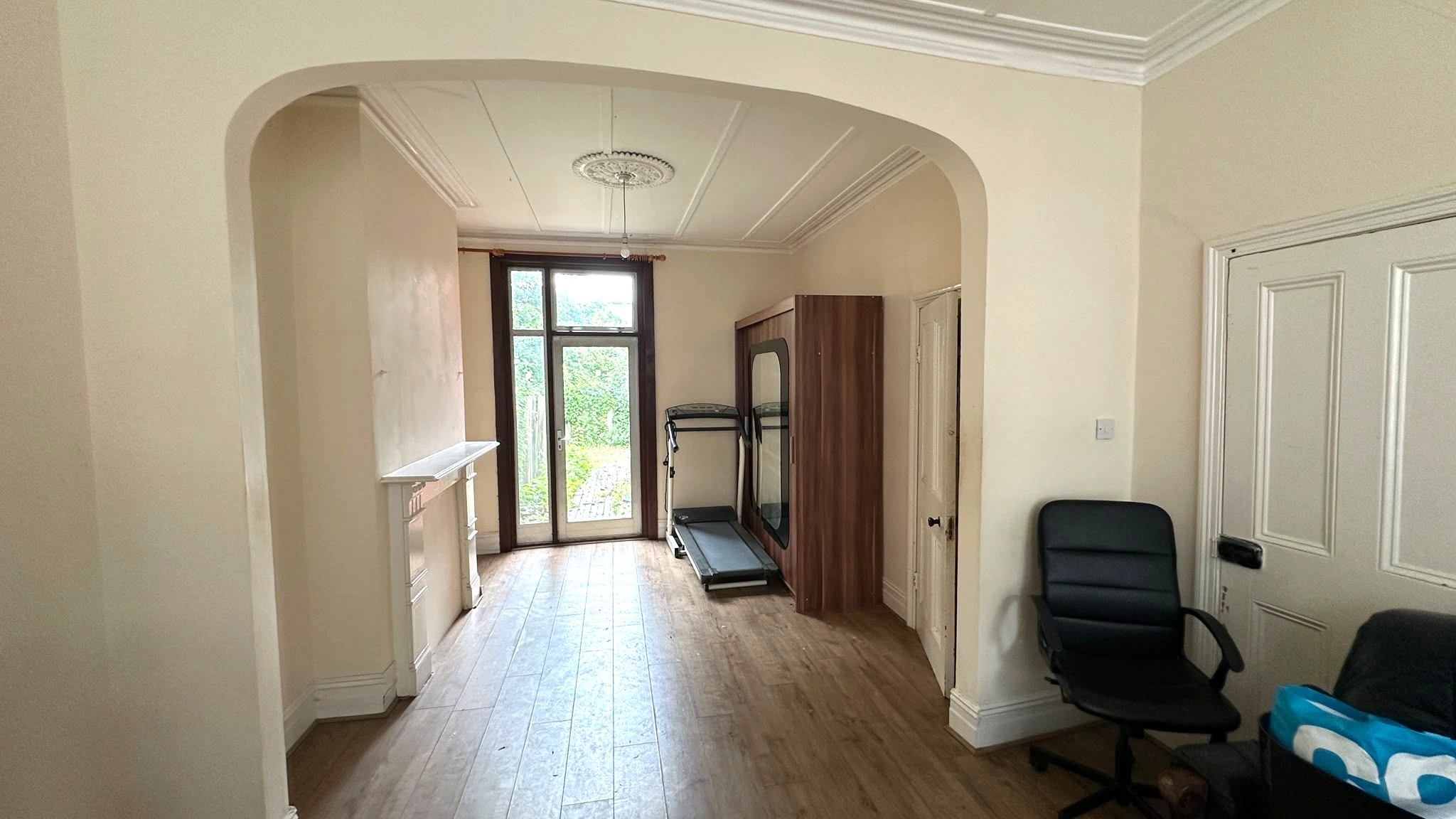 Image 4 of 15