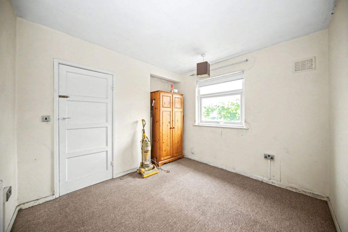 Image 6 of 19
