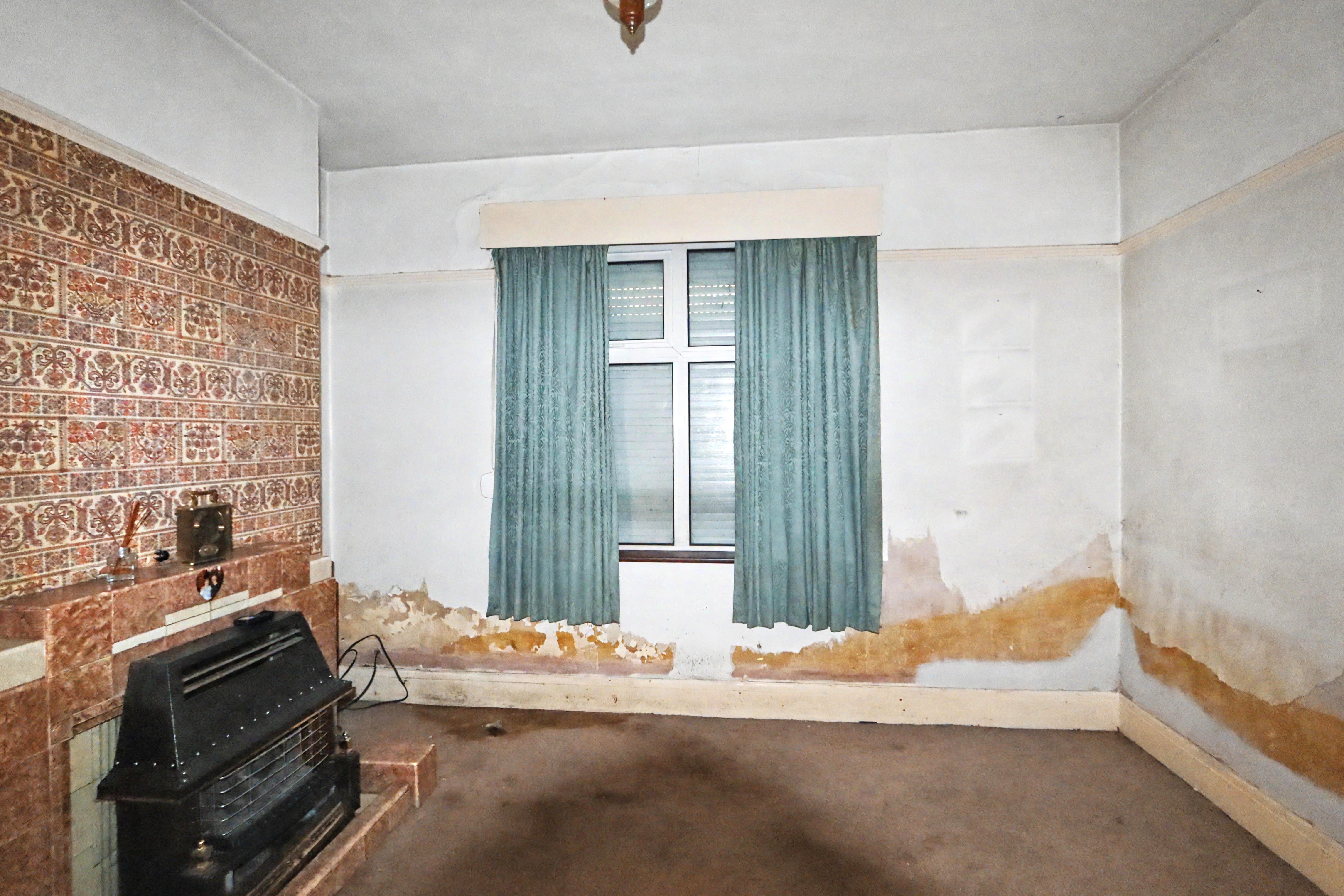 Image 4 of 16