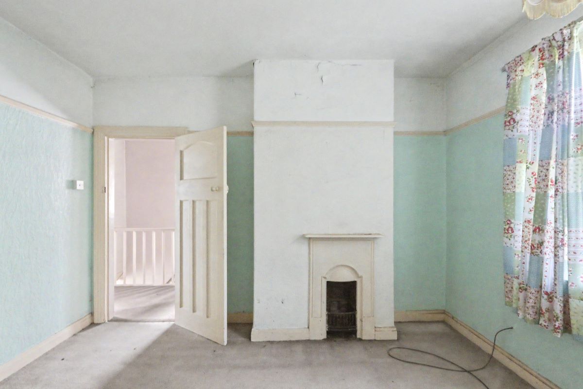 Image 9 of 16