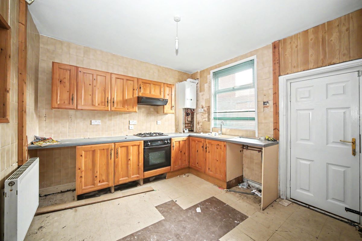 Image 4 of 17