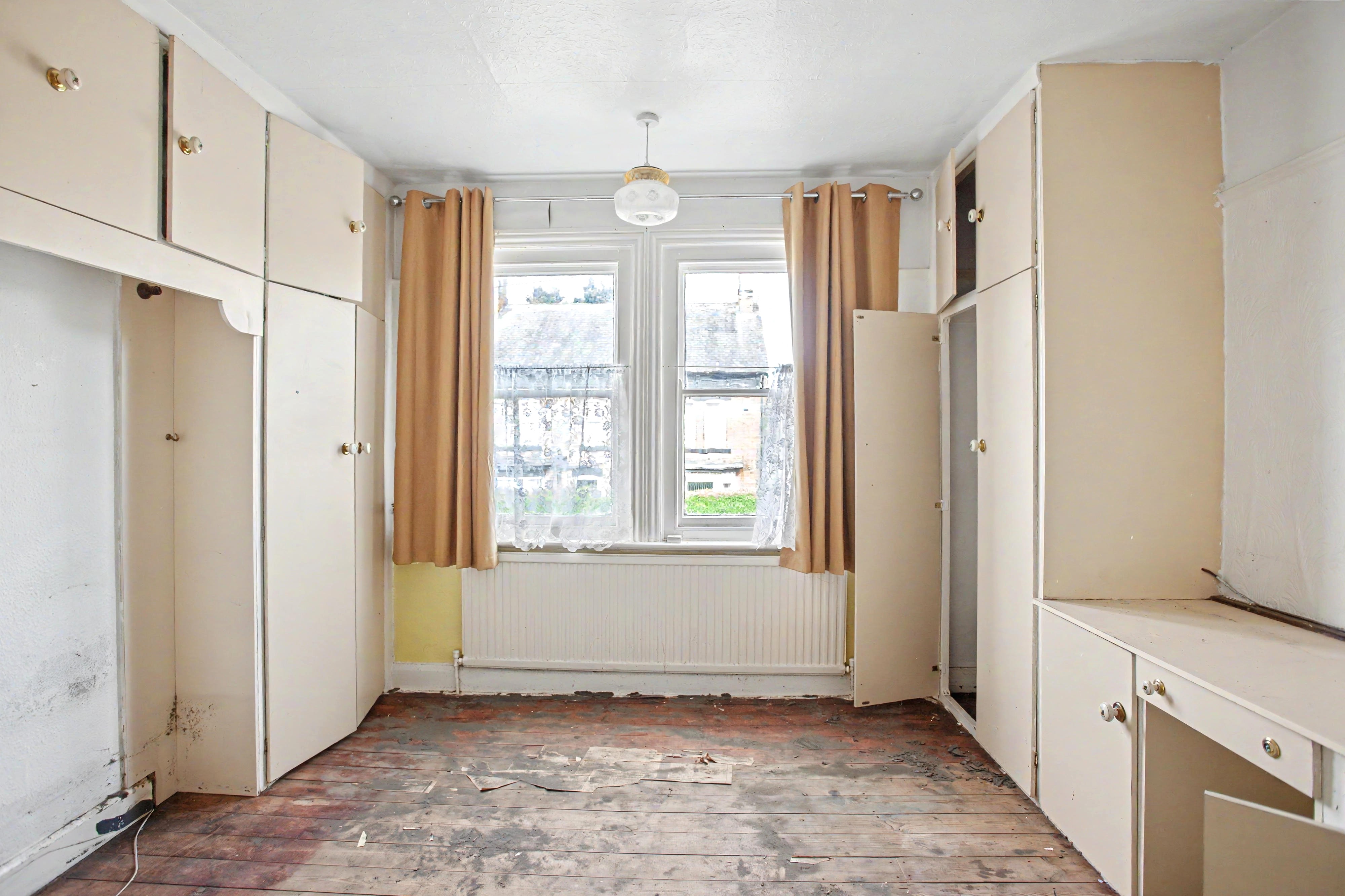 Image 10 of 21