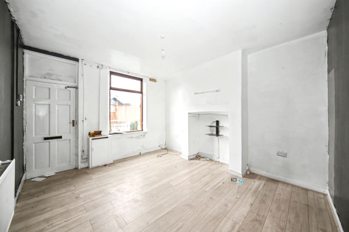 Image 2 of 18