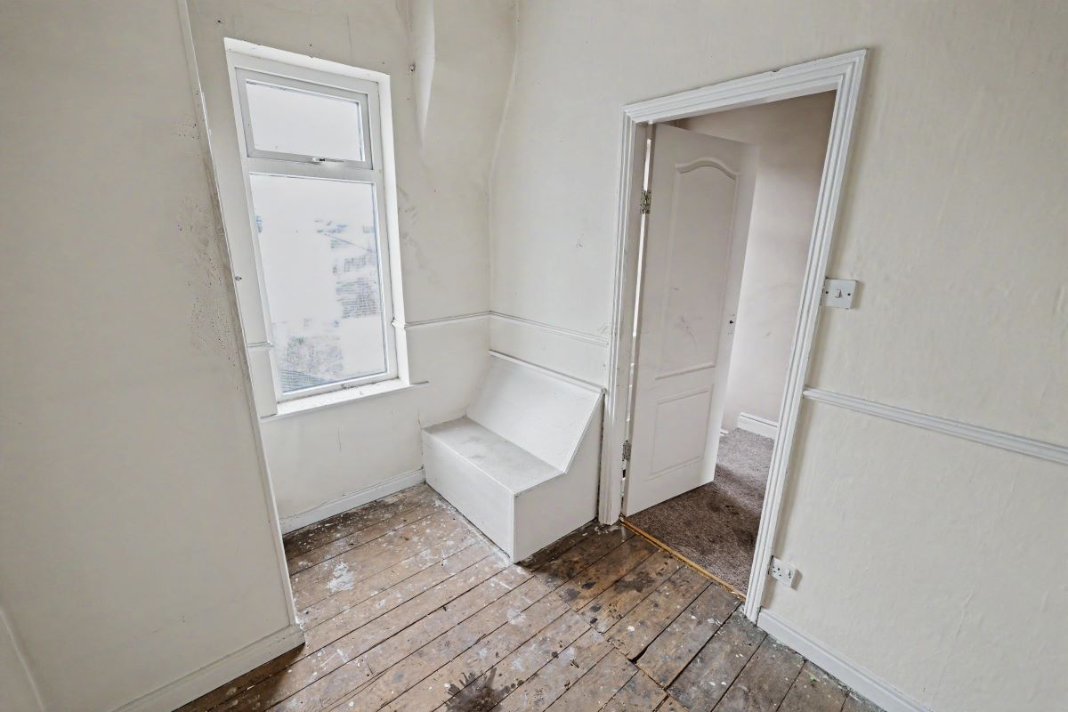 Image 10 of 11