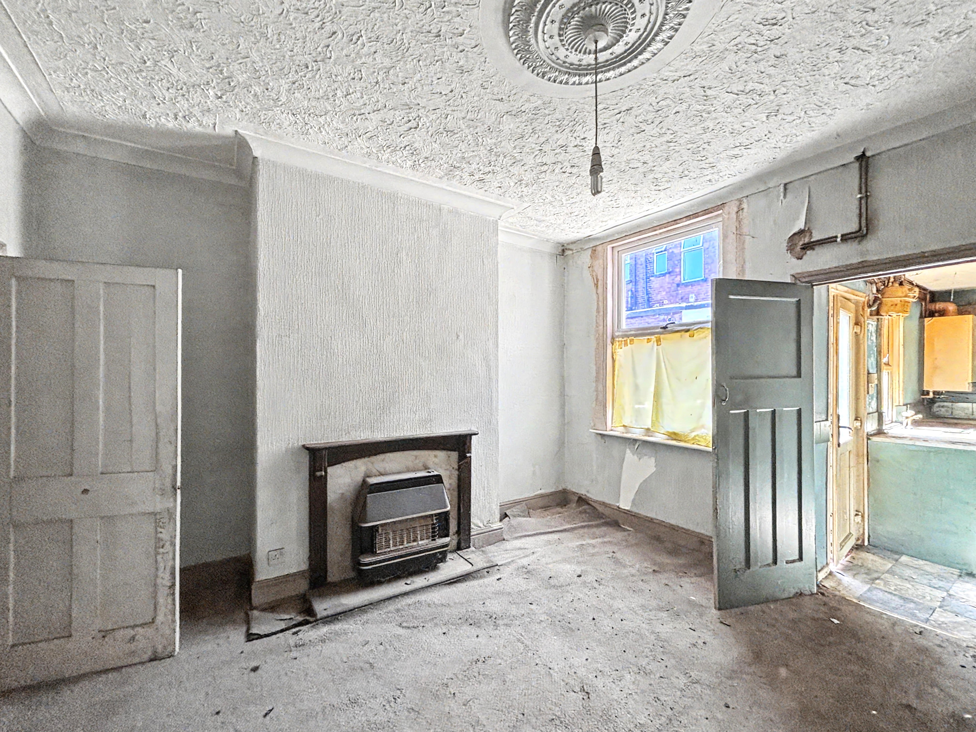 Image 4 of 19