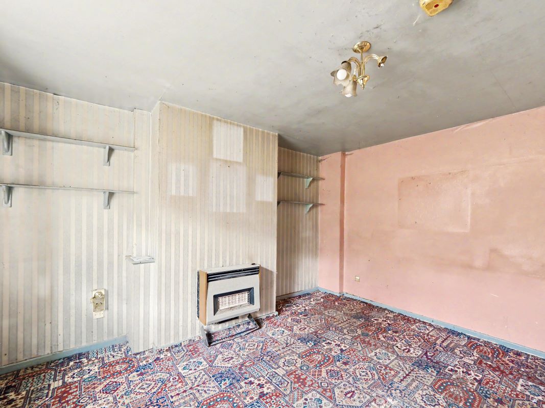 Image 4 of 17