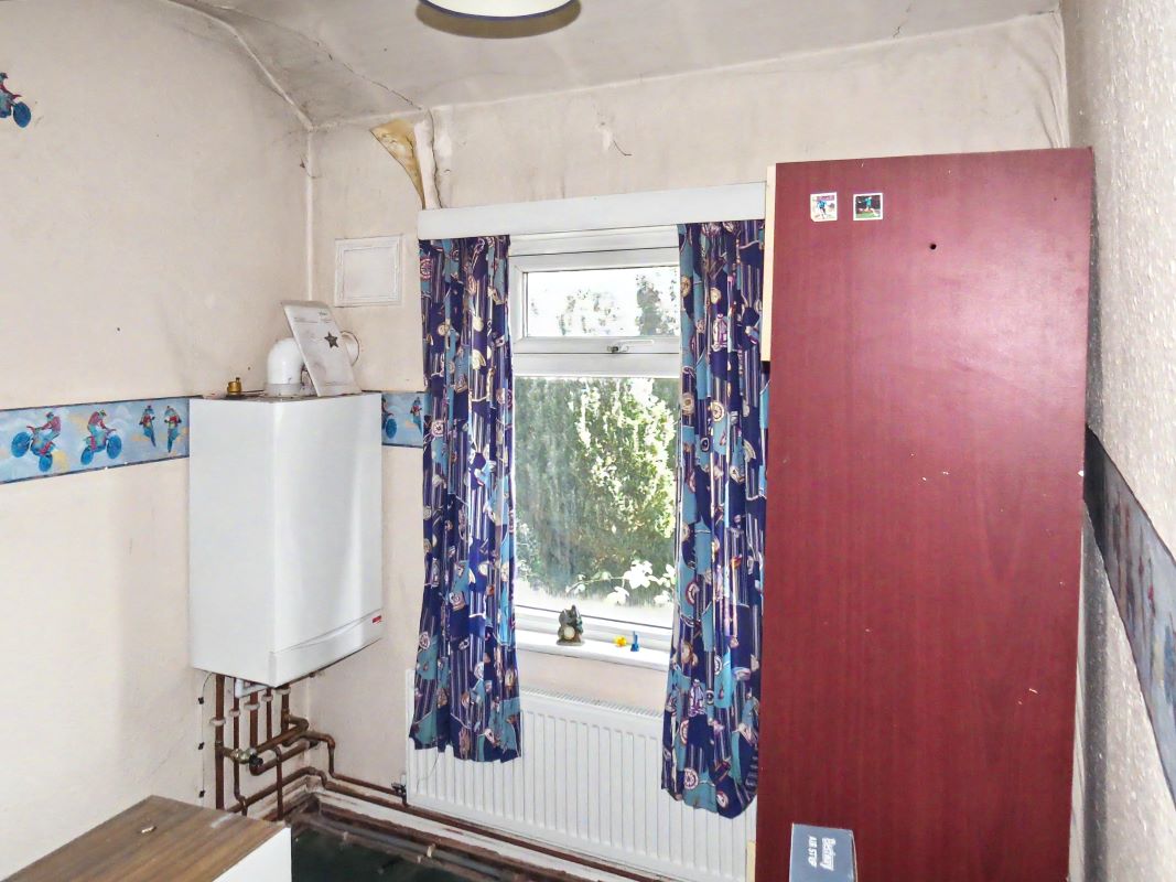 Image 10 of 16