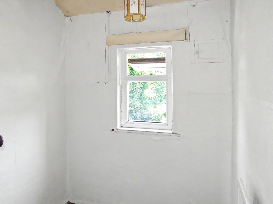 Image 12 of 16