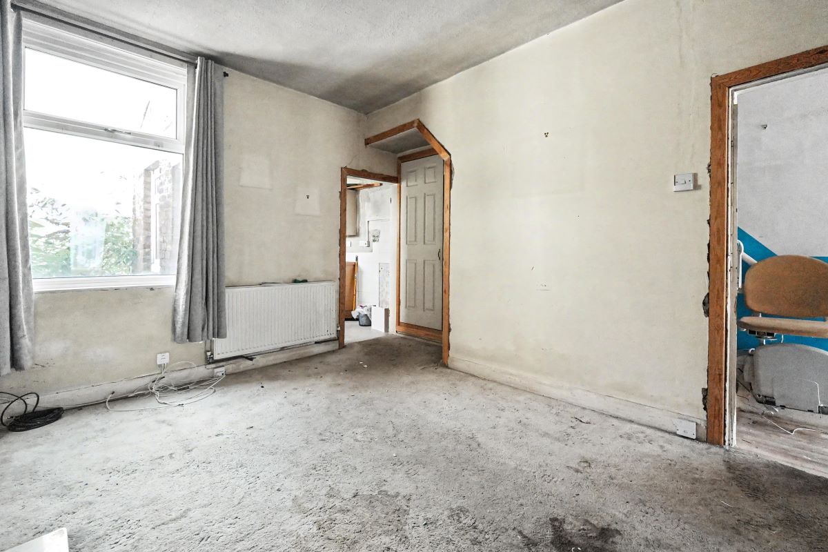 Image 6 of 18
