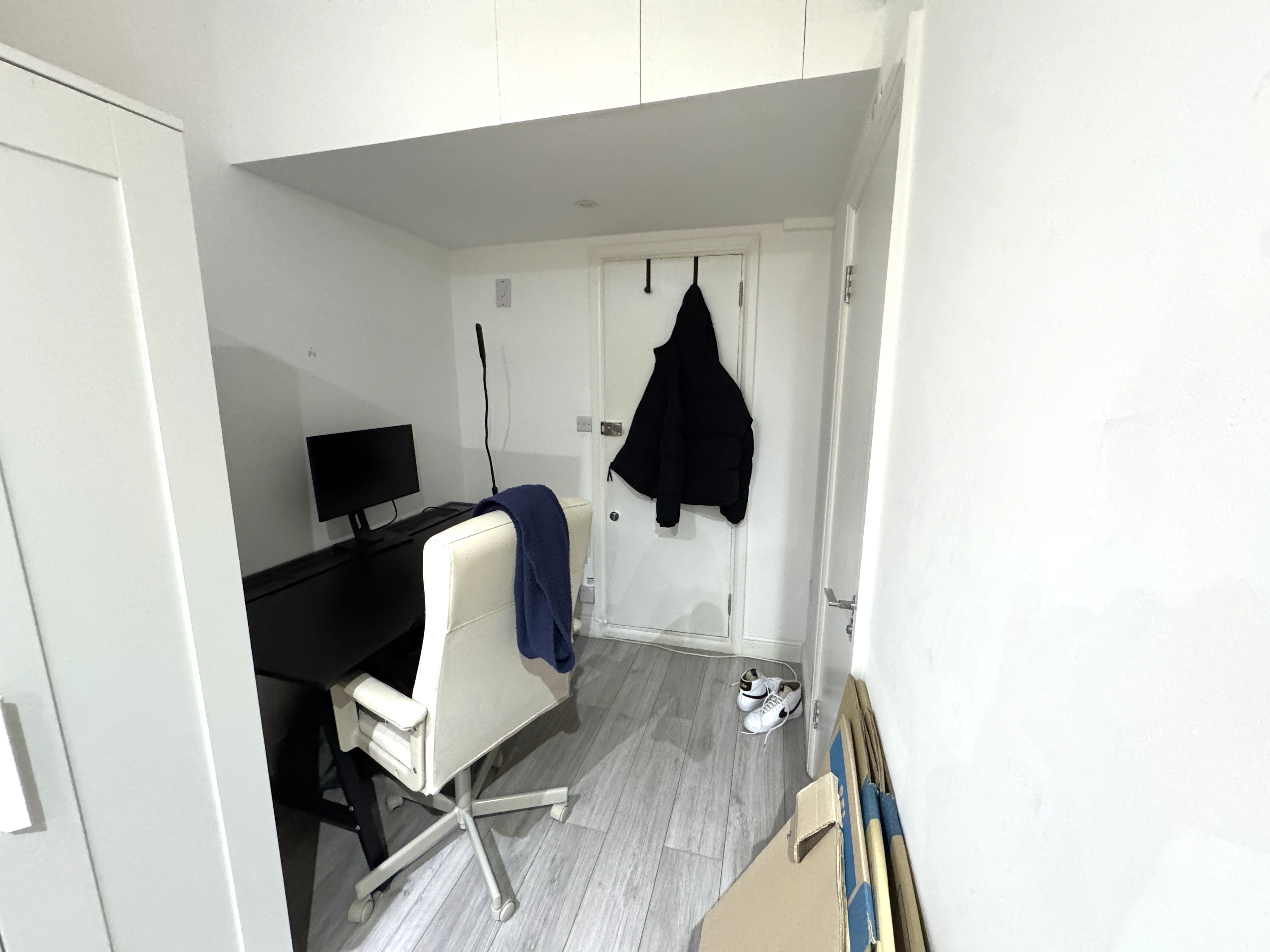 Image 3 of 10