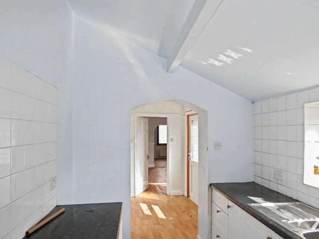 Image 7 of 19