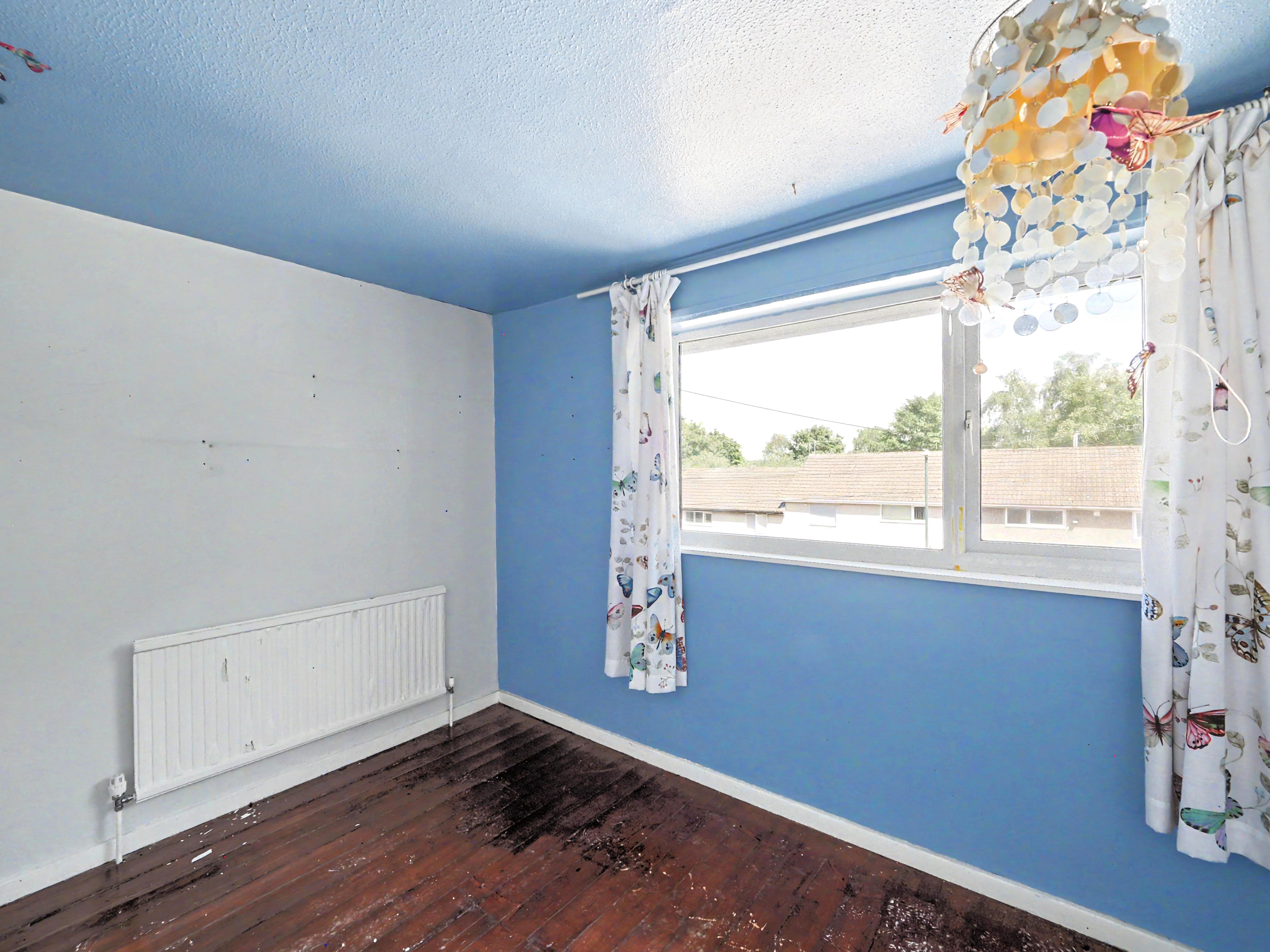 Image 10 of 21