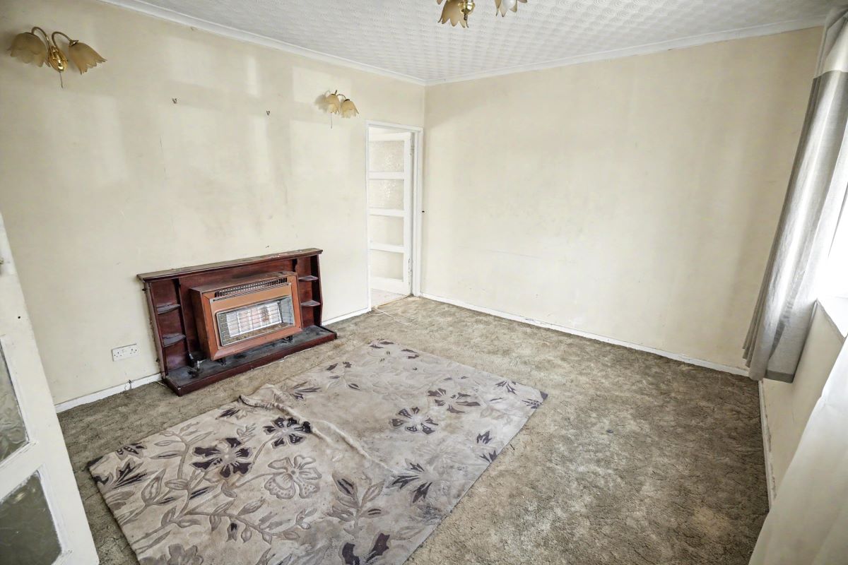 Image 2 of 18