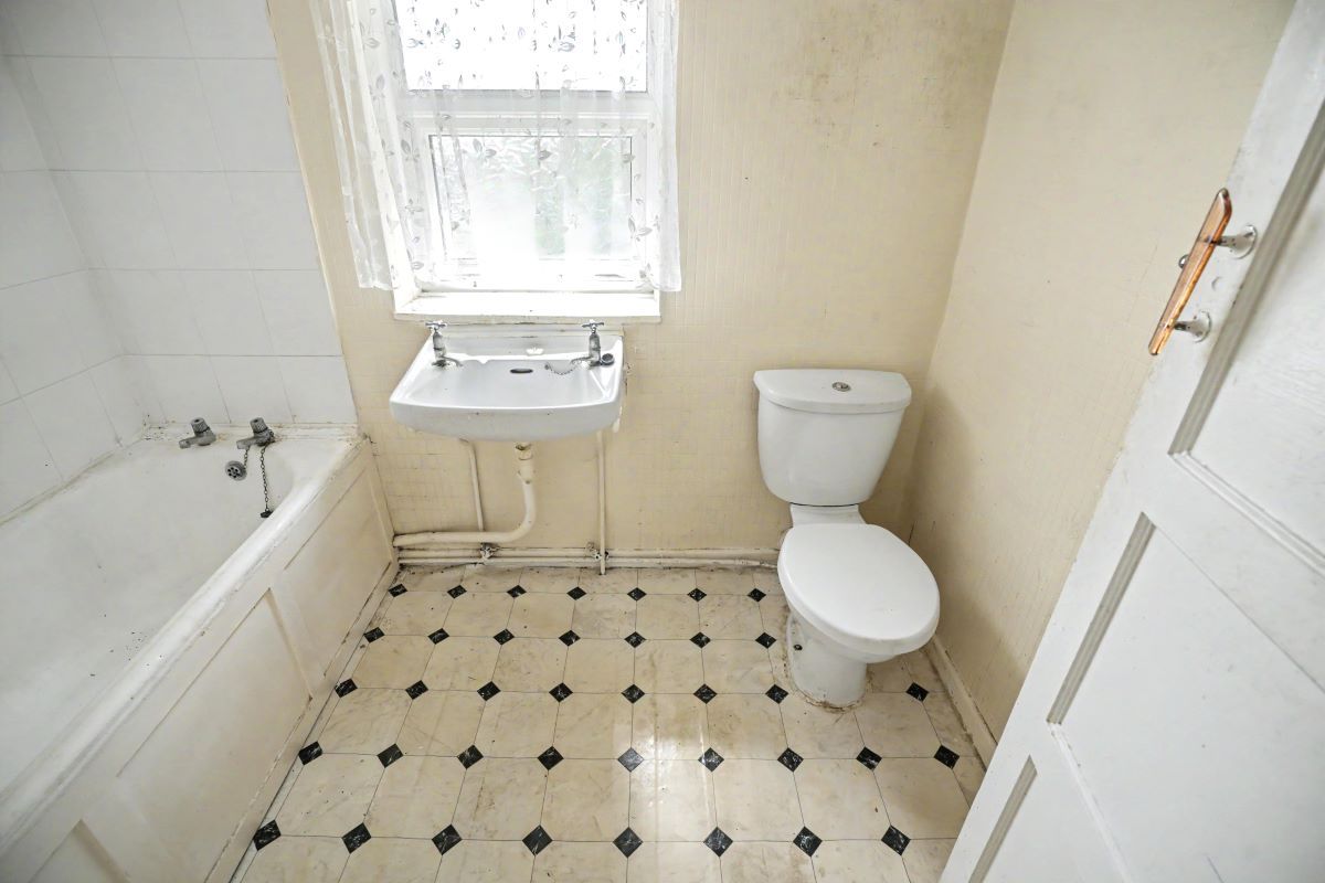 Image 15 of 18