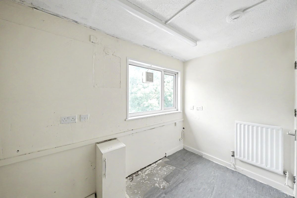 Image 11 of 16
