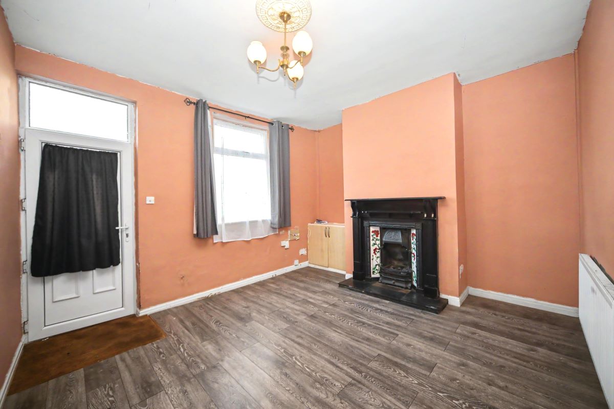 Image 2 of 20