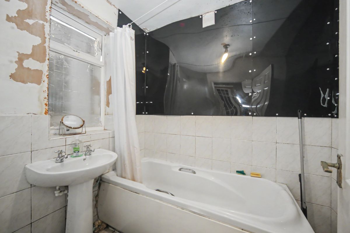 Image 15 of 20