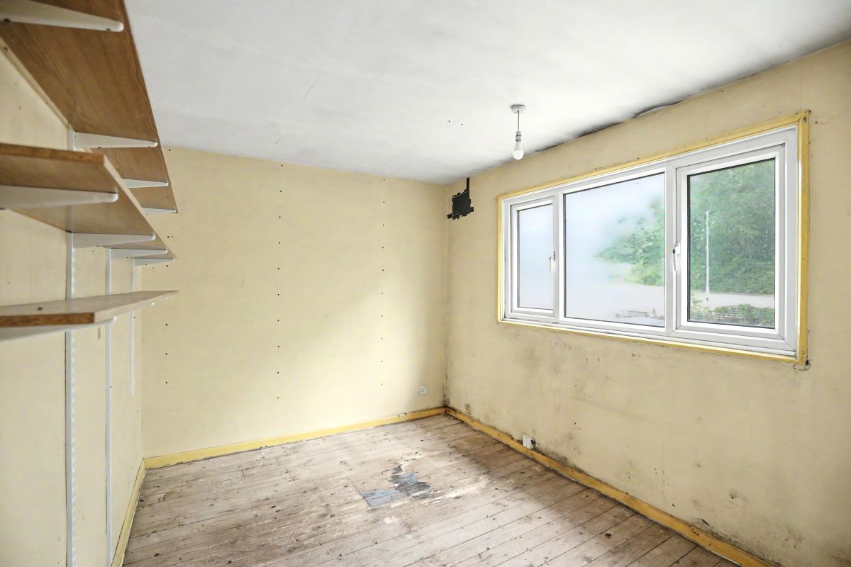 Image 10 of 21