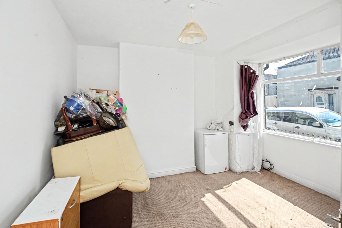Image 2 of 19