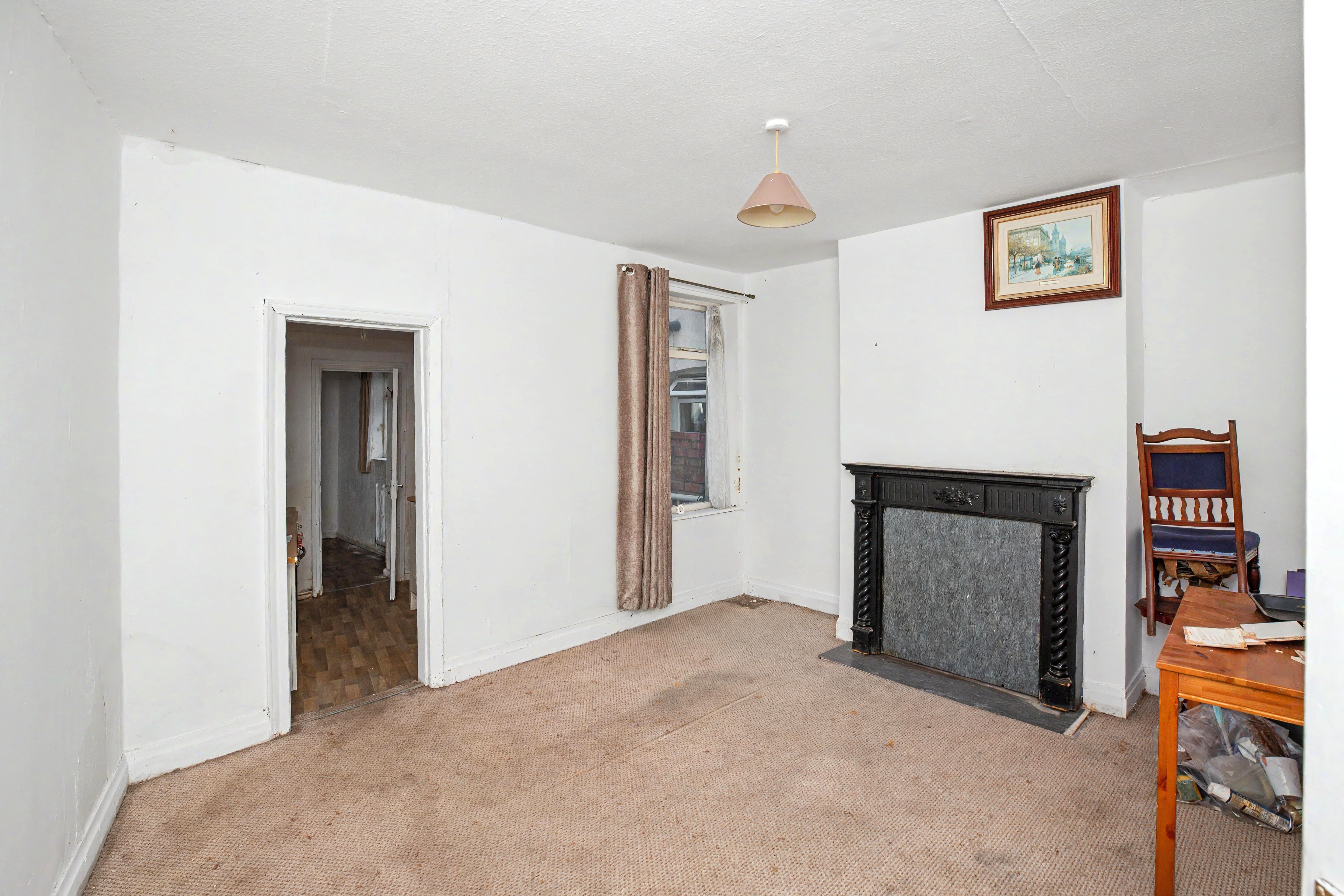 Image 4 of 19