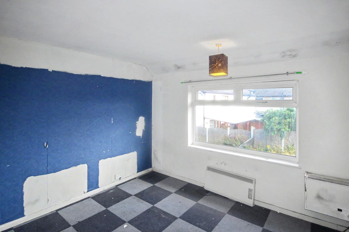 Image 7 of 18