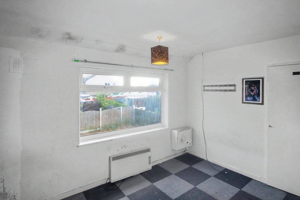 Image 8 of 18