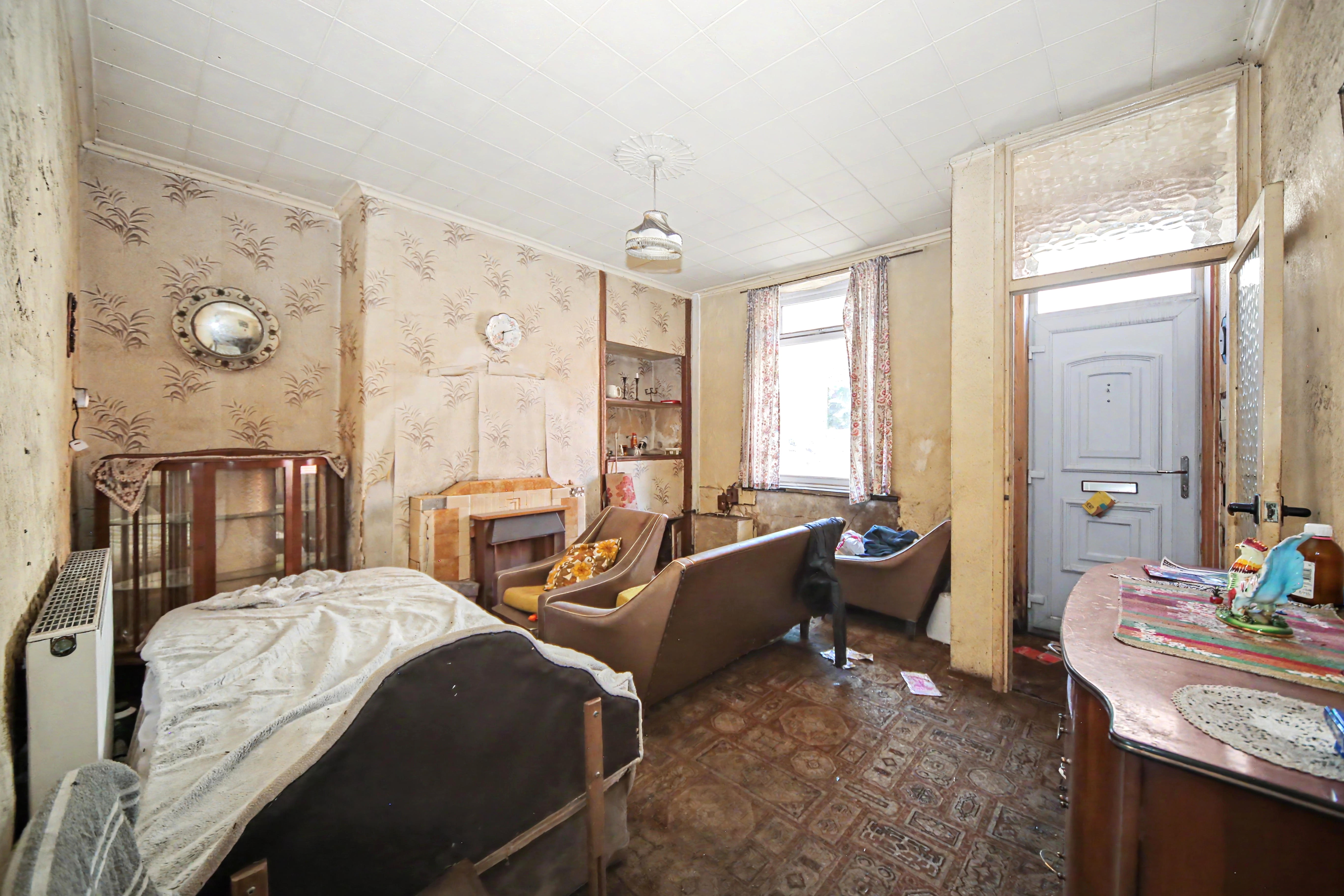 Image 4 of 21