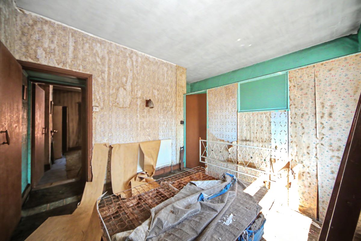 Image 12 of 21