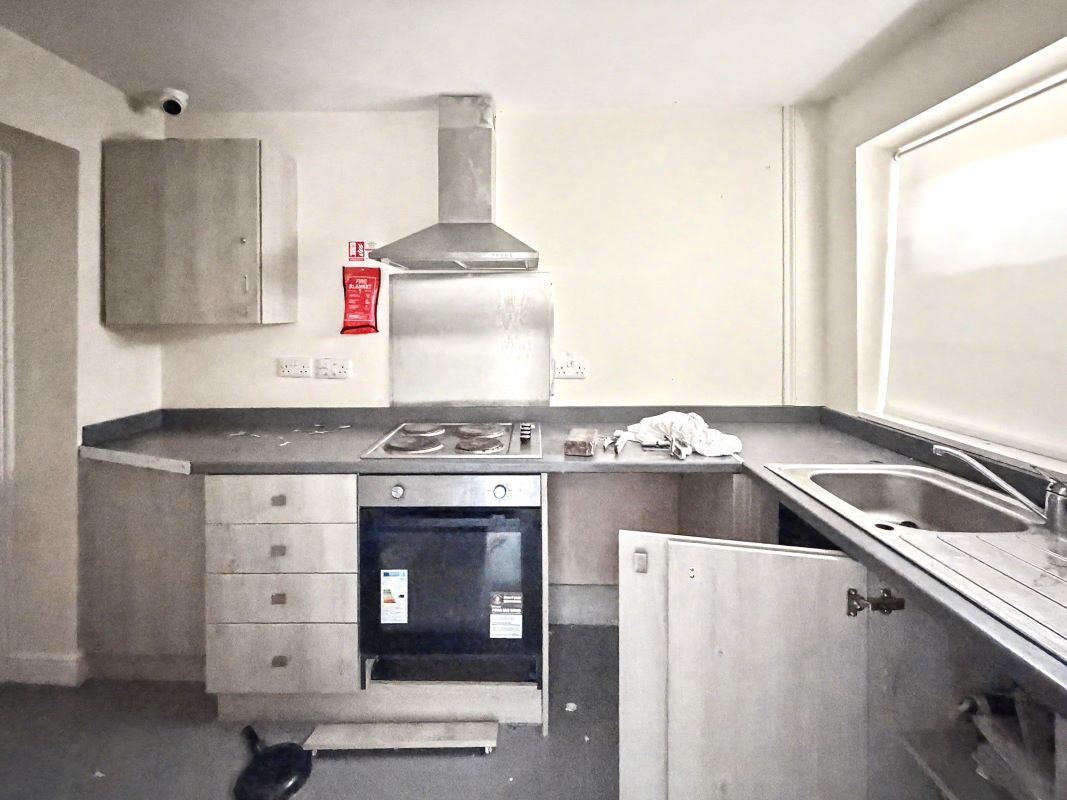 Image 4 of 12