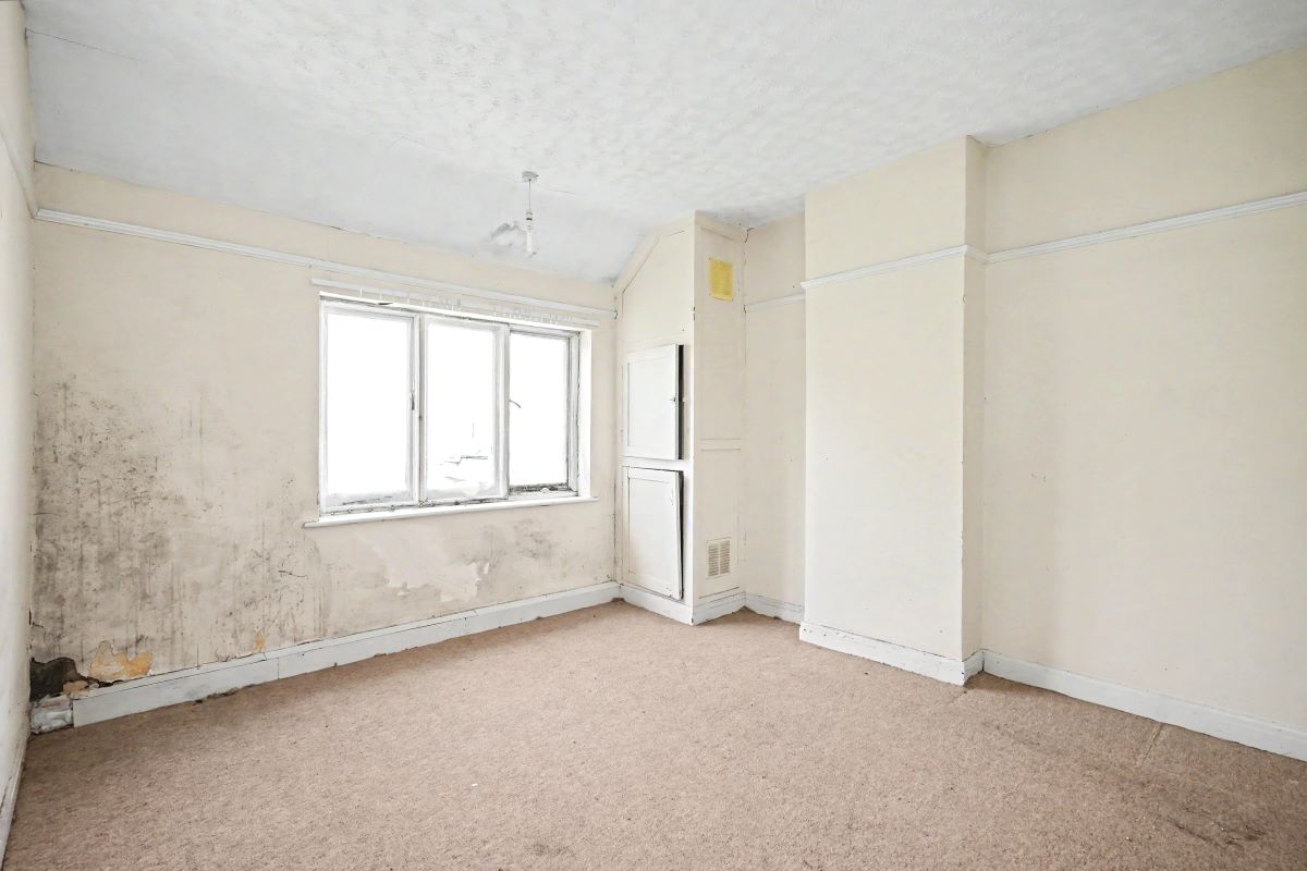 Image 9 of 19