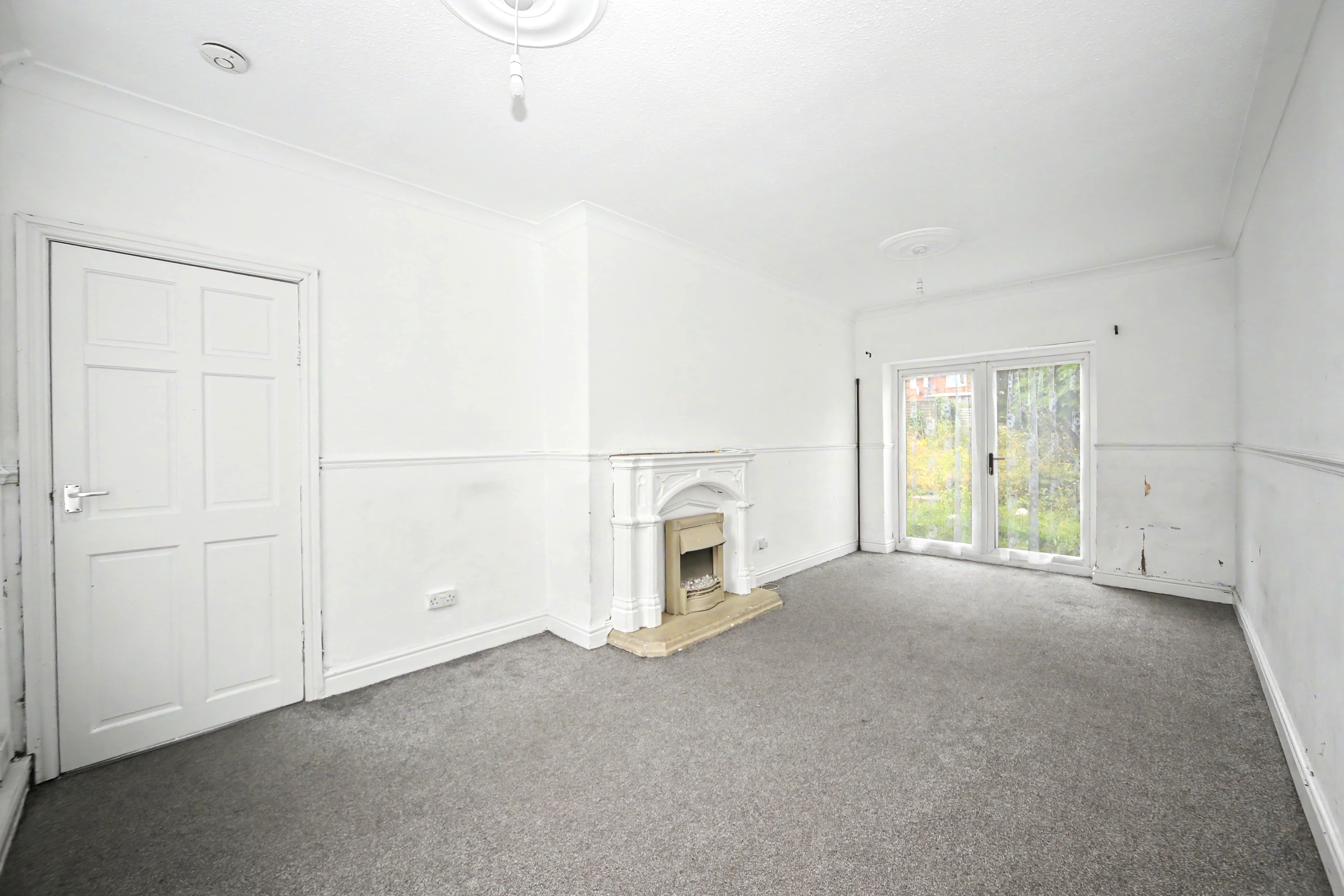 Image 2 of 20