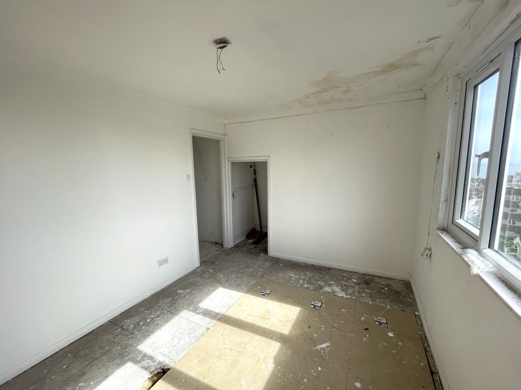 Image 6 of 8