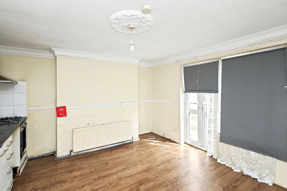 Image 2 of 21