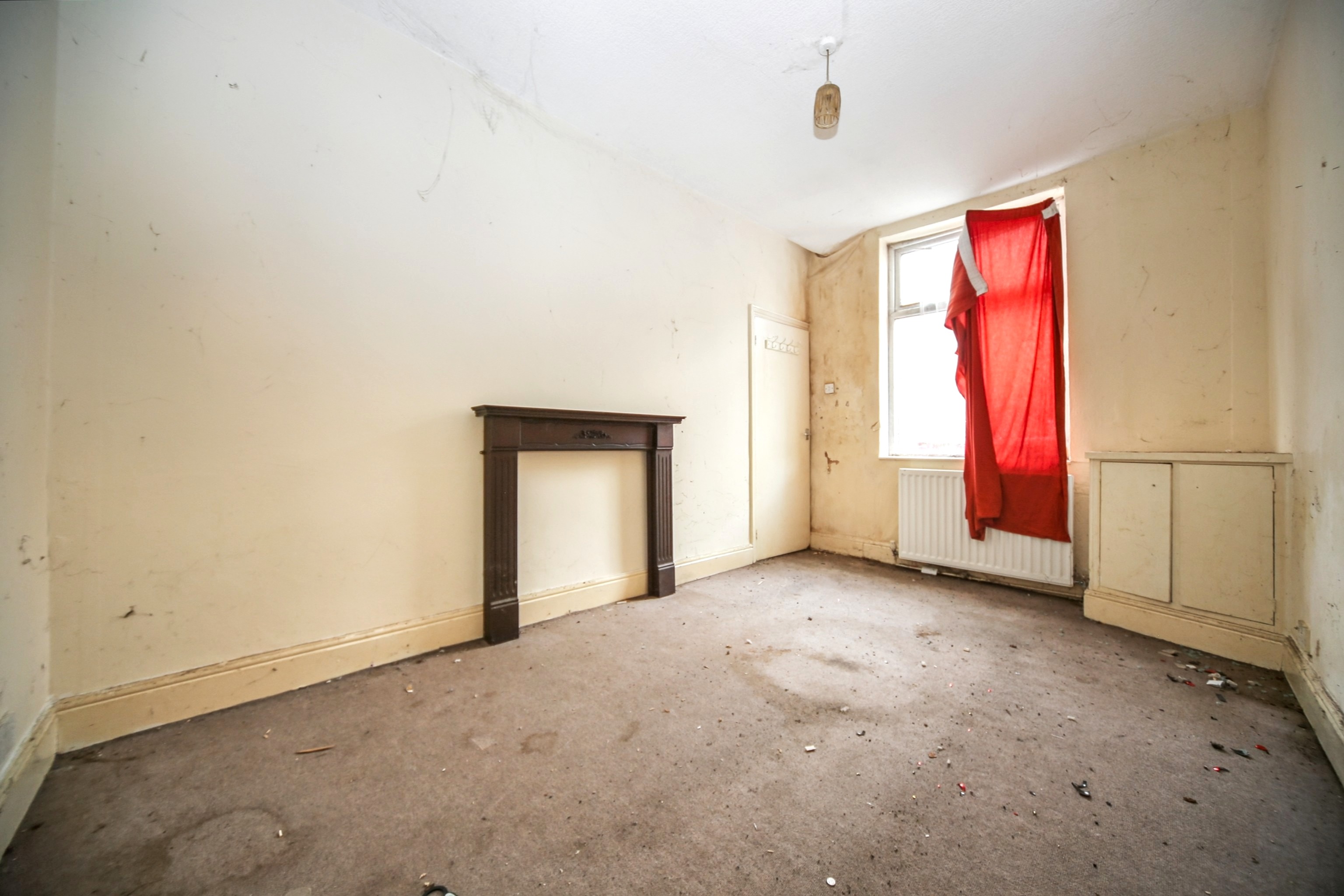 Image 4 of 16