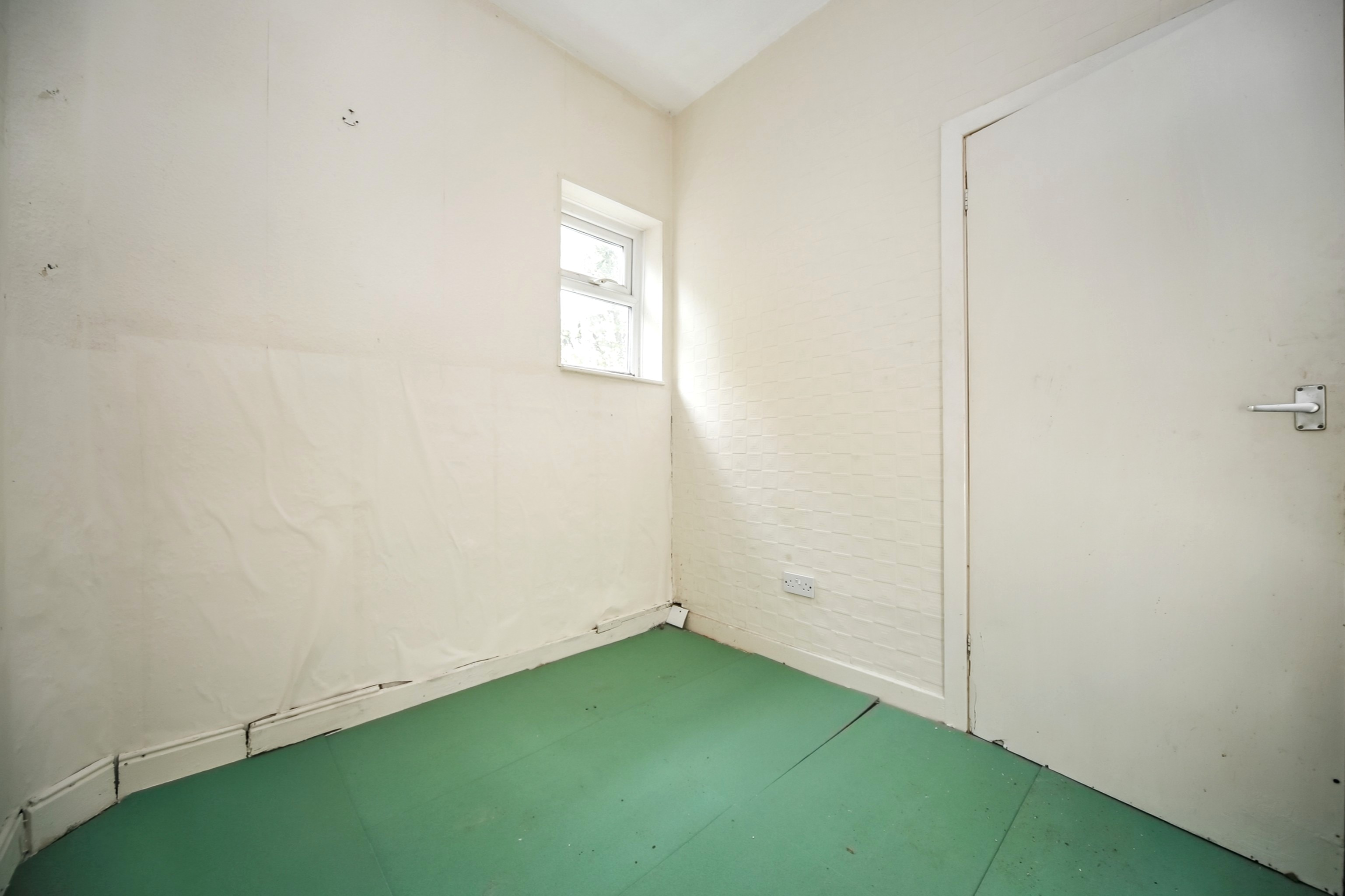 Image 14 of 16