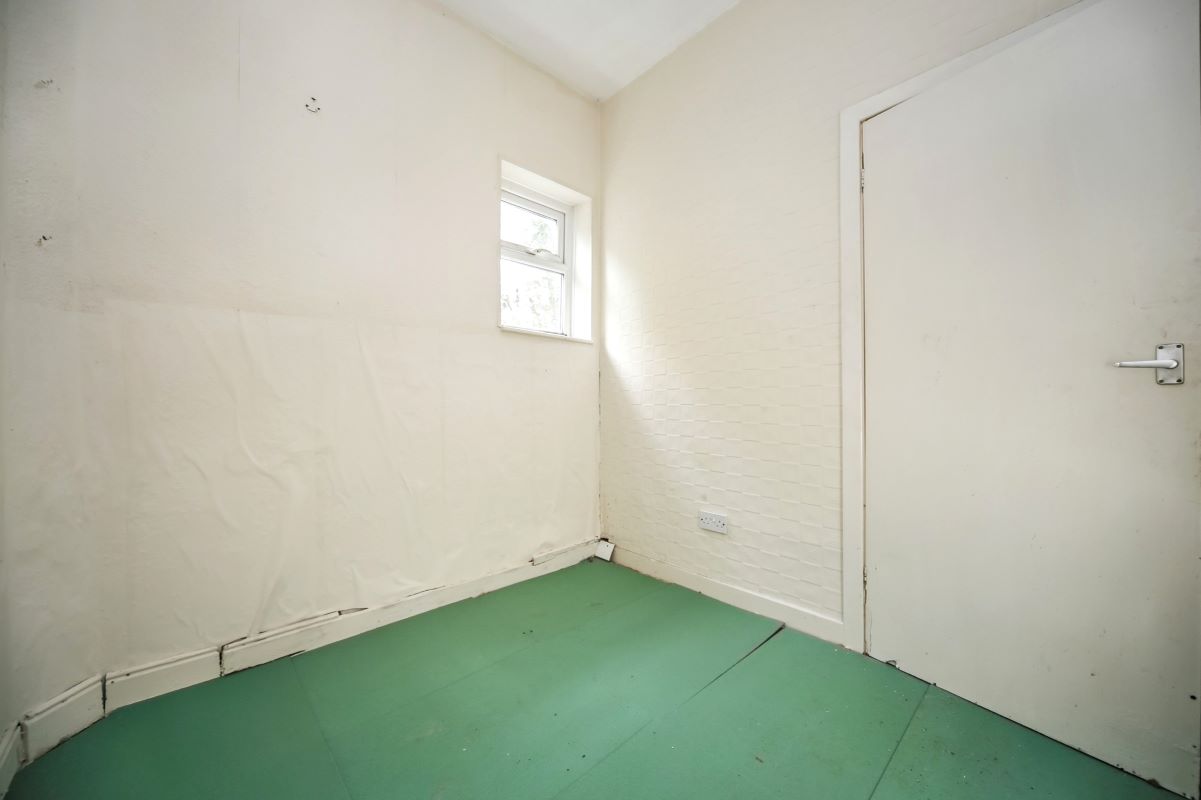 Image 14 of 16