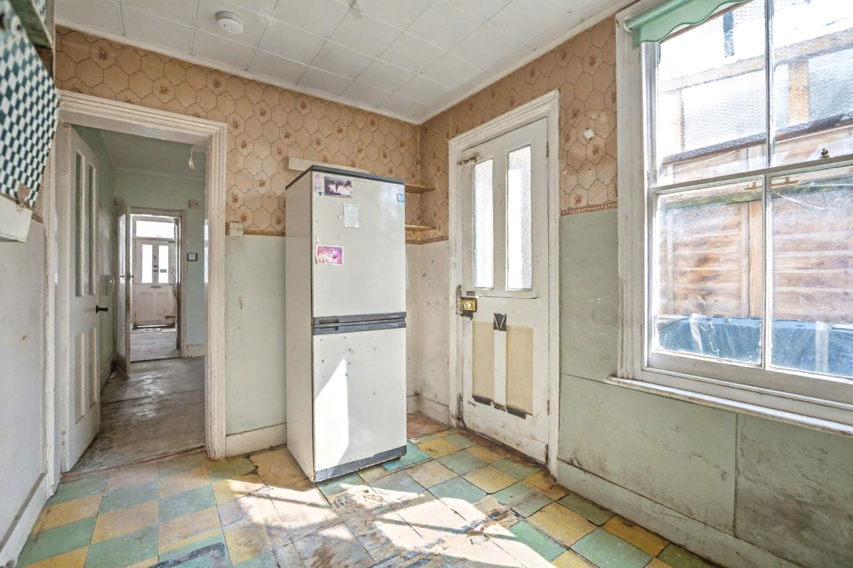 Image 7 of 14