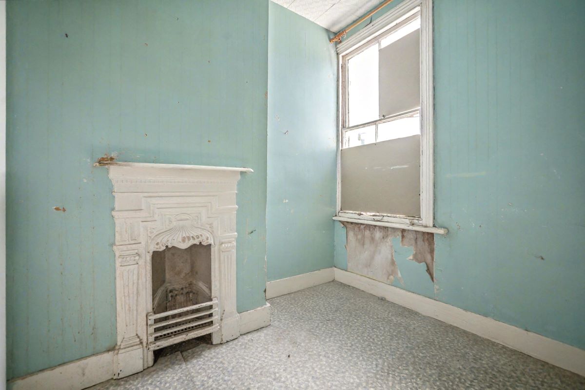 Image 10 of 14