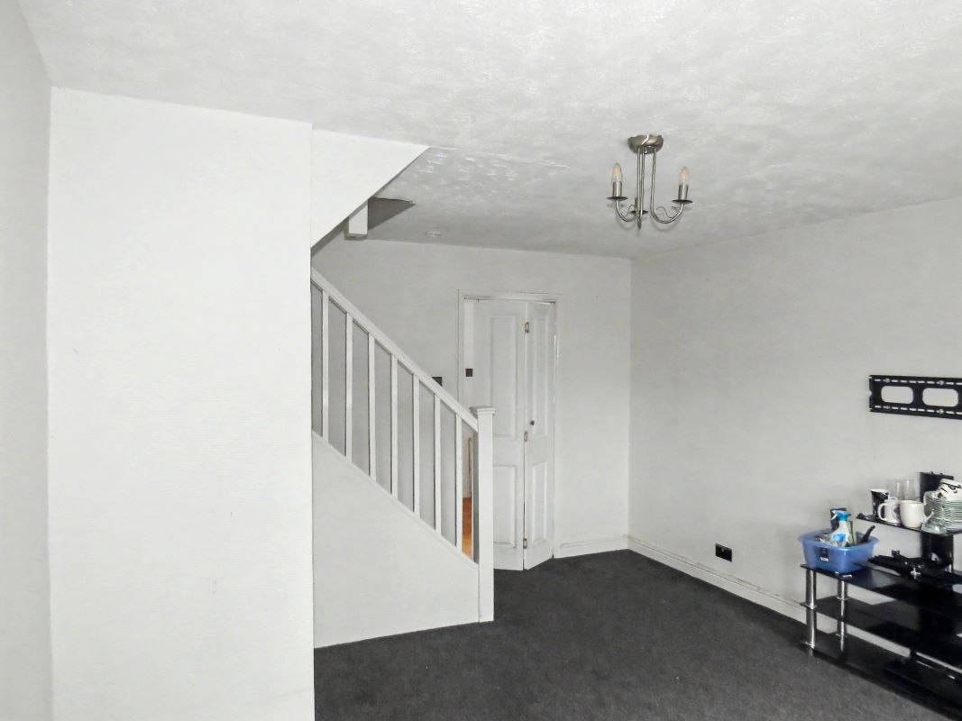 Image 3 of 18