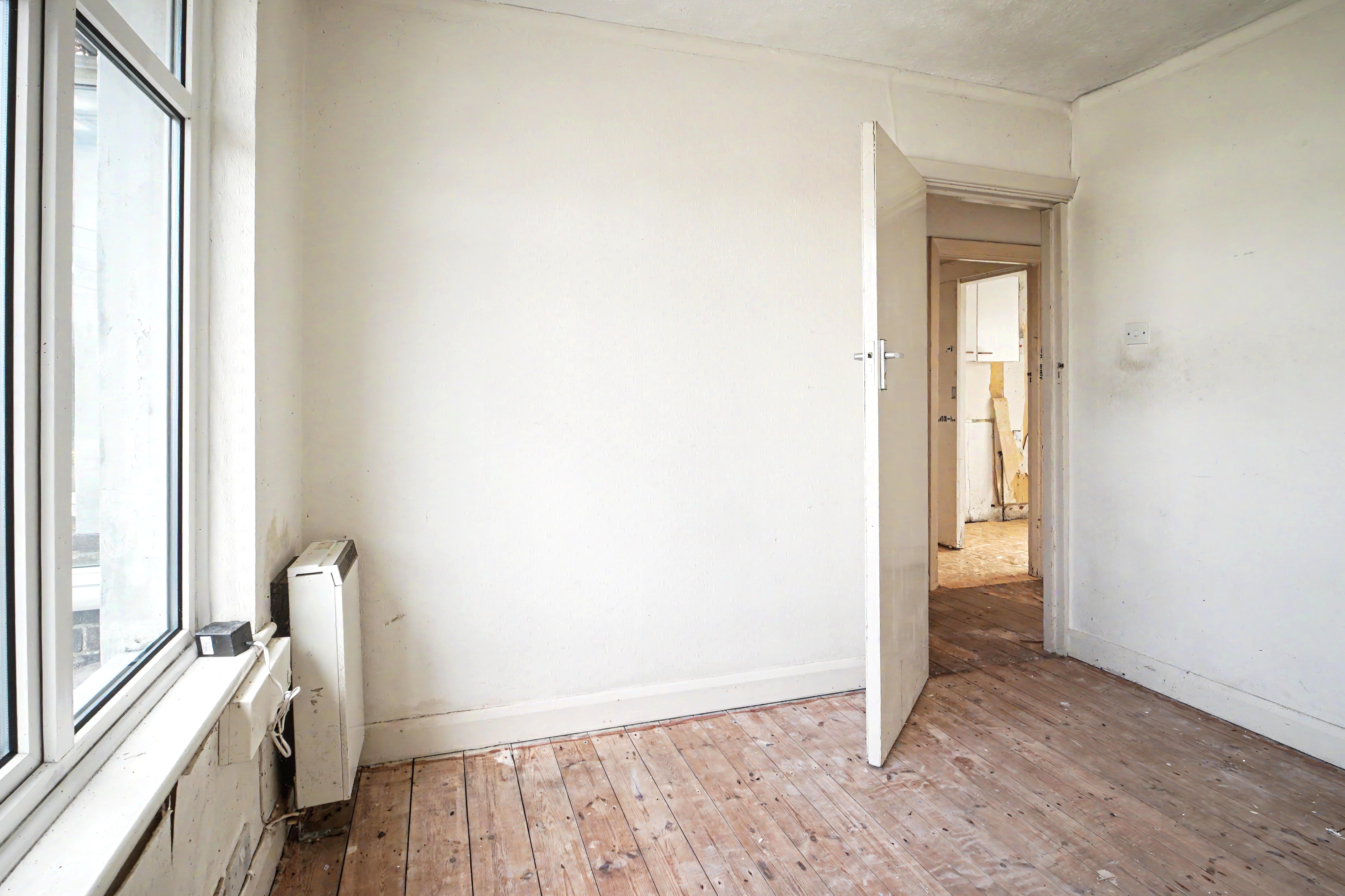 Image 10 of 16