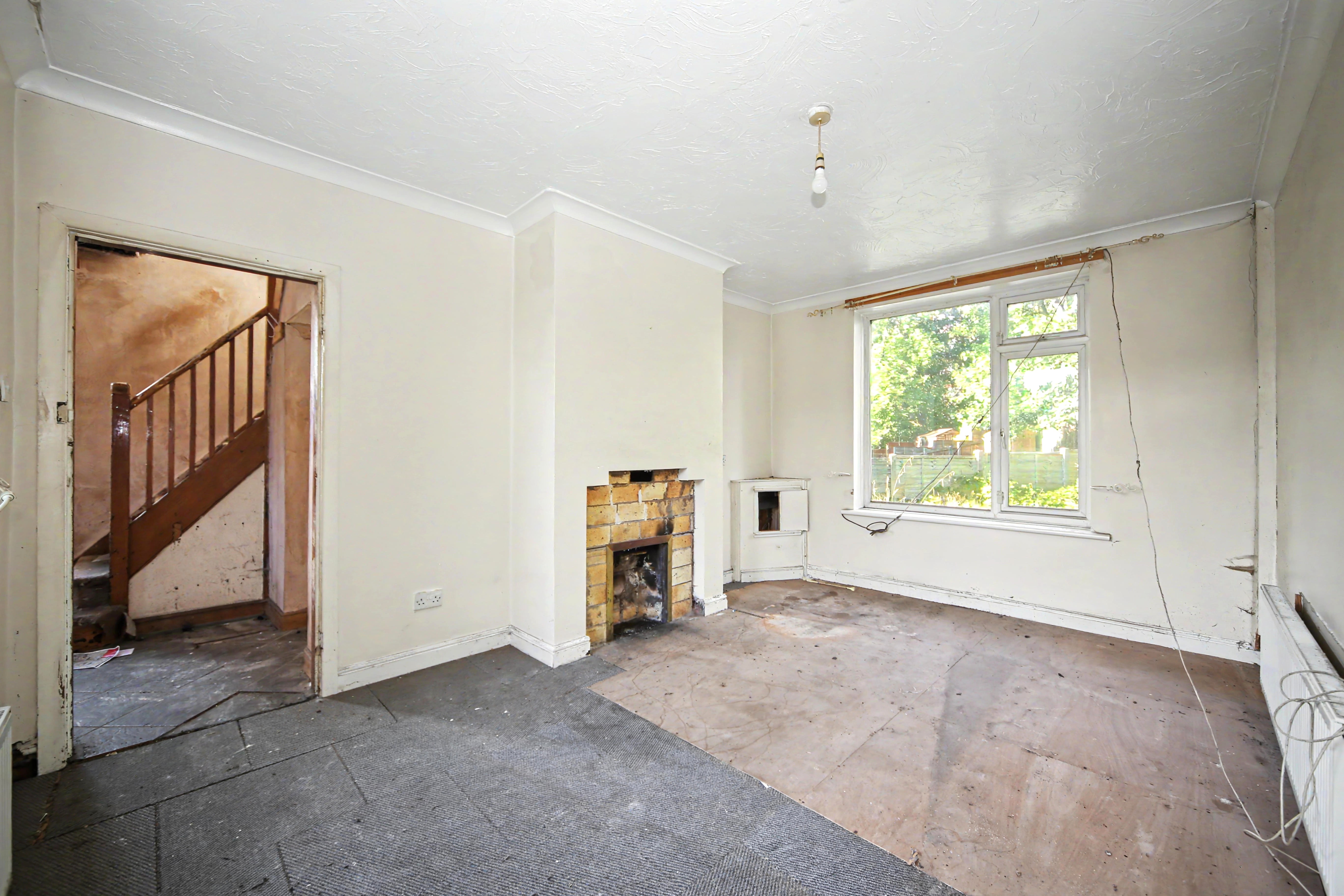 Image 4 of 18