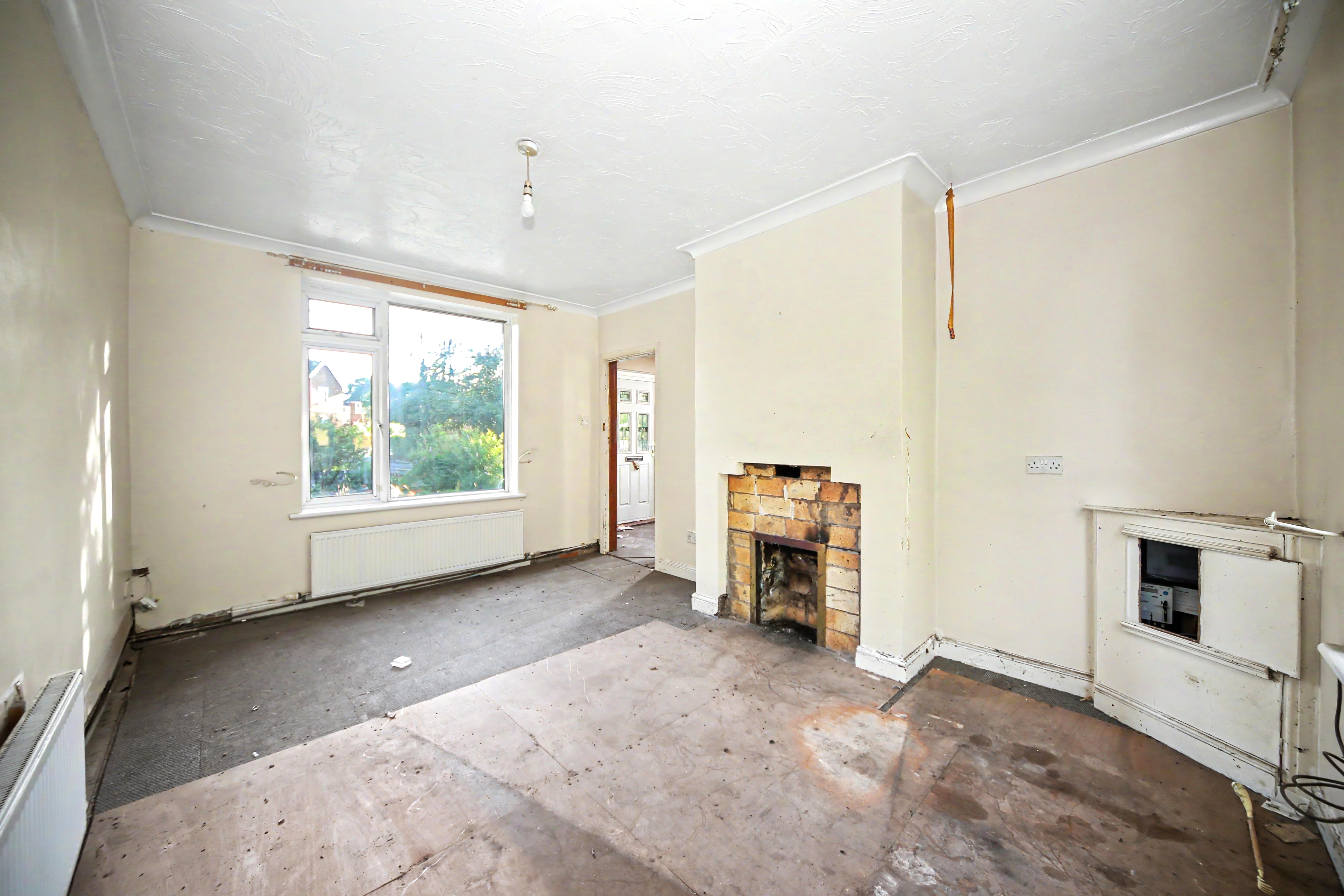 Image 2 of 18