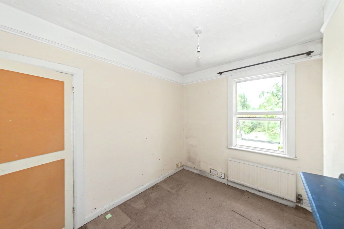 Image 12 of 18