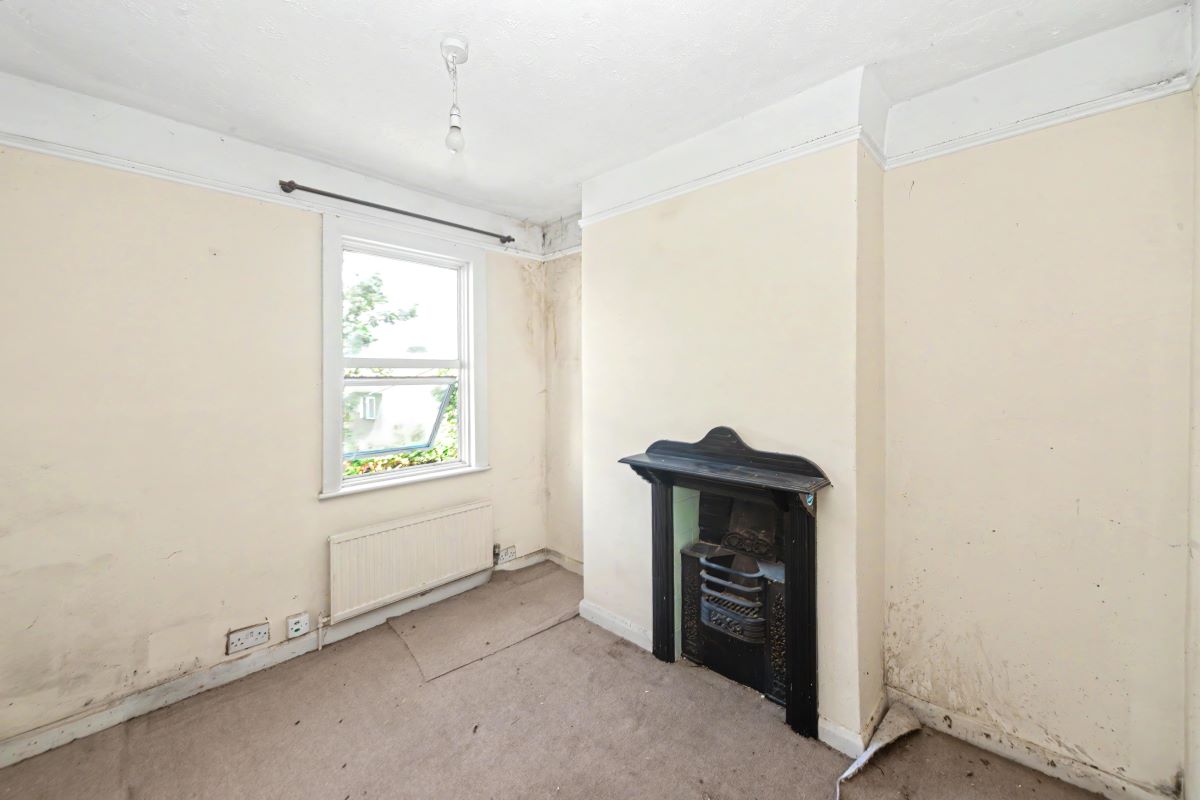 Image 11 of 18