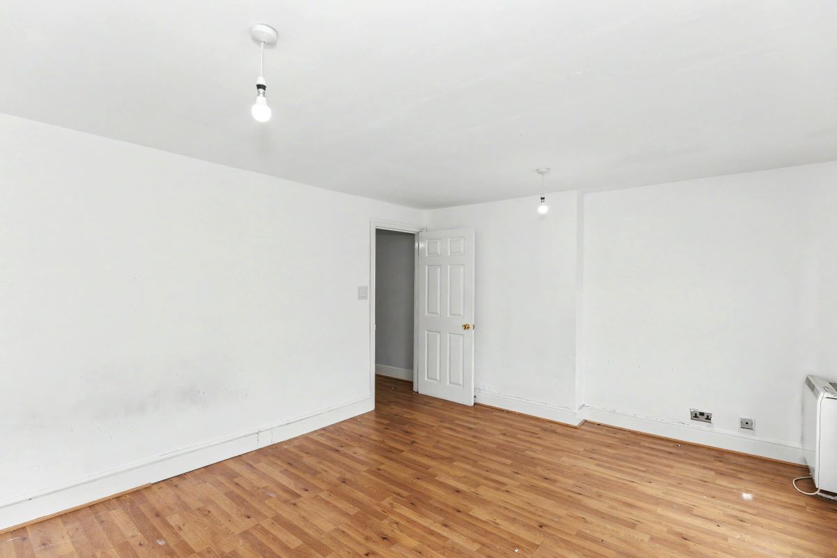 Image 4 of 11